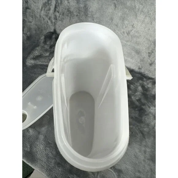 Vintage Tupperware #587-1 Beverage Buddy 2 Quart White Slim Pitcher Lid - Picture 4 of 6